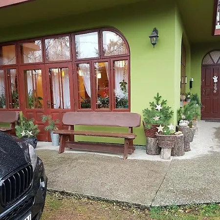 Bed and Breakfast Goscinny Dom 3*